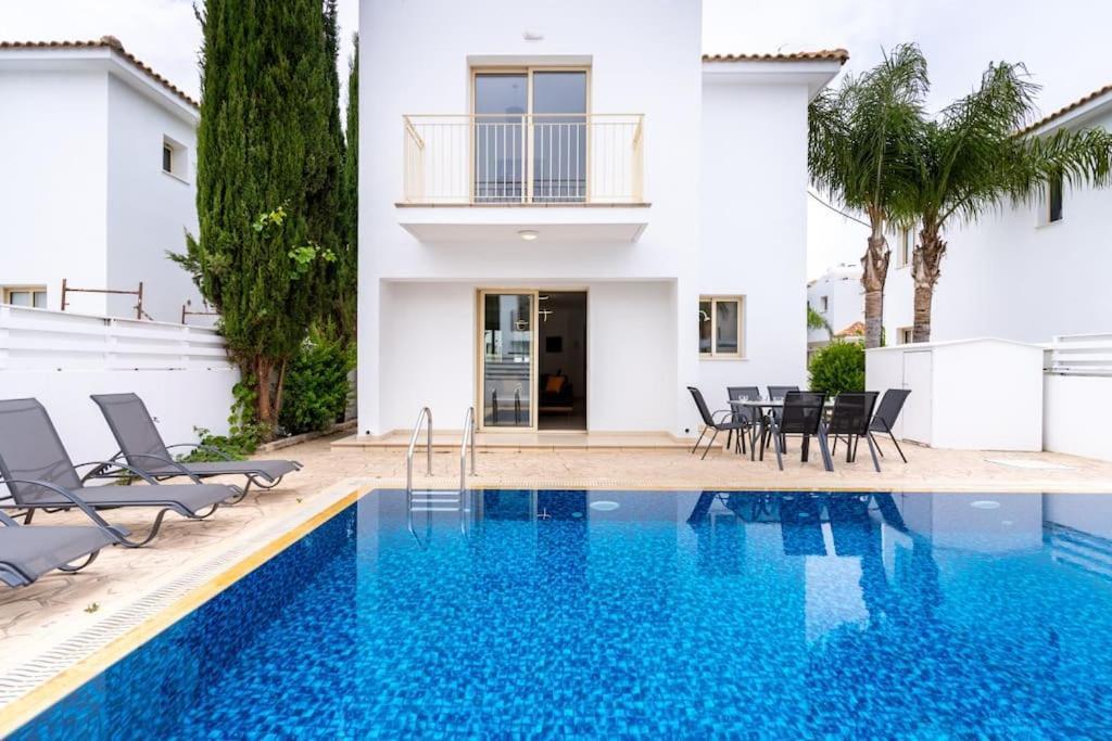Βίλα Stellar 3-bedroom And Pool In *