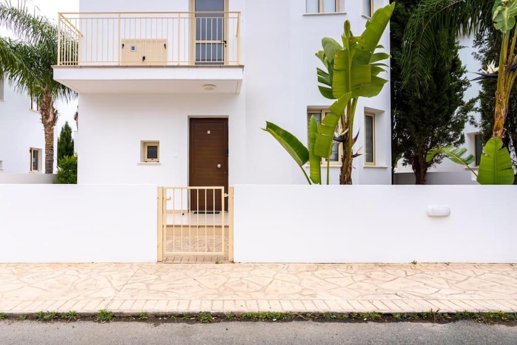 Stellar 3-bedroom And Pool In Βίλα