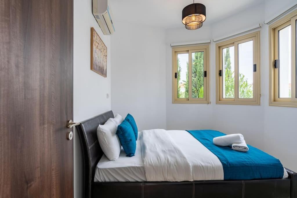 Stellar 3-bedroom And Pool In Πρωταράς